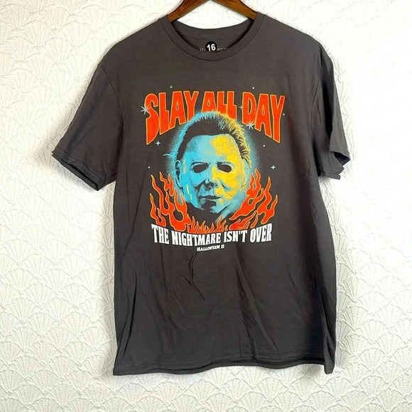 Tops - NWOT Halloween T-Shirt